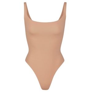NEW MEDIUM SKIMS OCHRE FITS EVERY BODY SQUARE NECK BODYSUIT